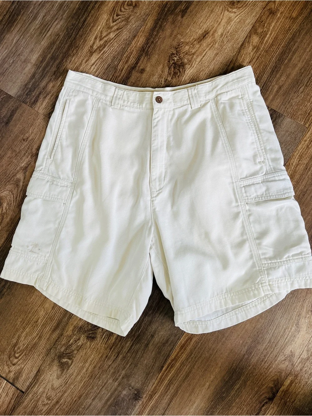 Tommy Bahama Relax Men’s Flat Front Cargo Shorts Cream Ivory Sz 35